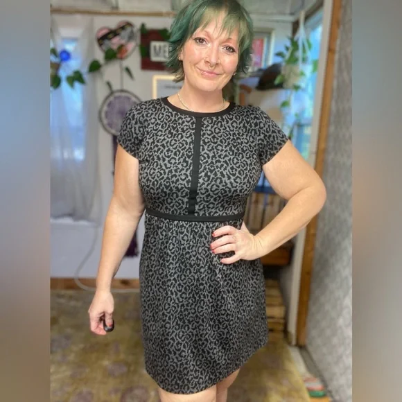 Loft Black & Gray Leopard Print Fit & Flare Dress Size 0 XSmall - Picture 4 of 17